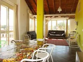 Rosal Hotel *
